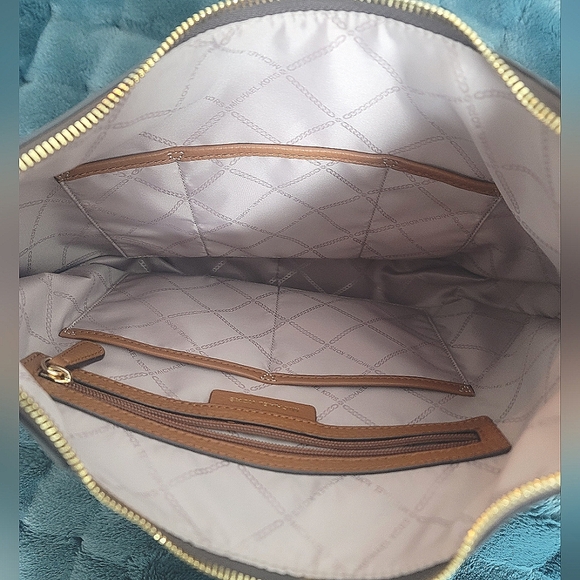 Michael Kors Lydia Large Hobo Women's Bag Brown NWOT - Picture 8 of 10